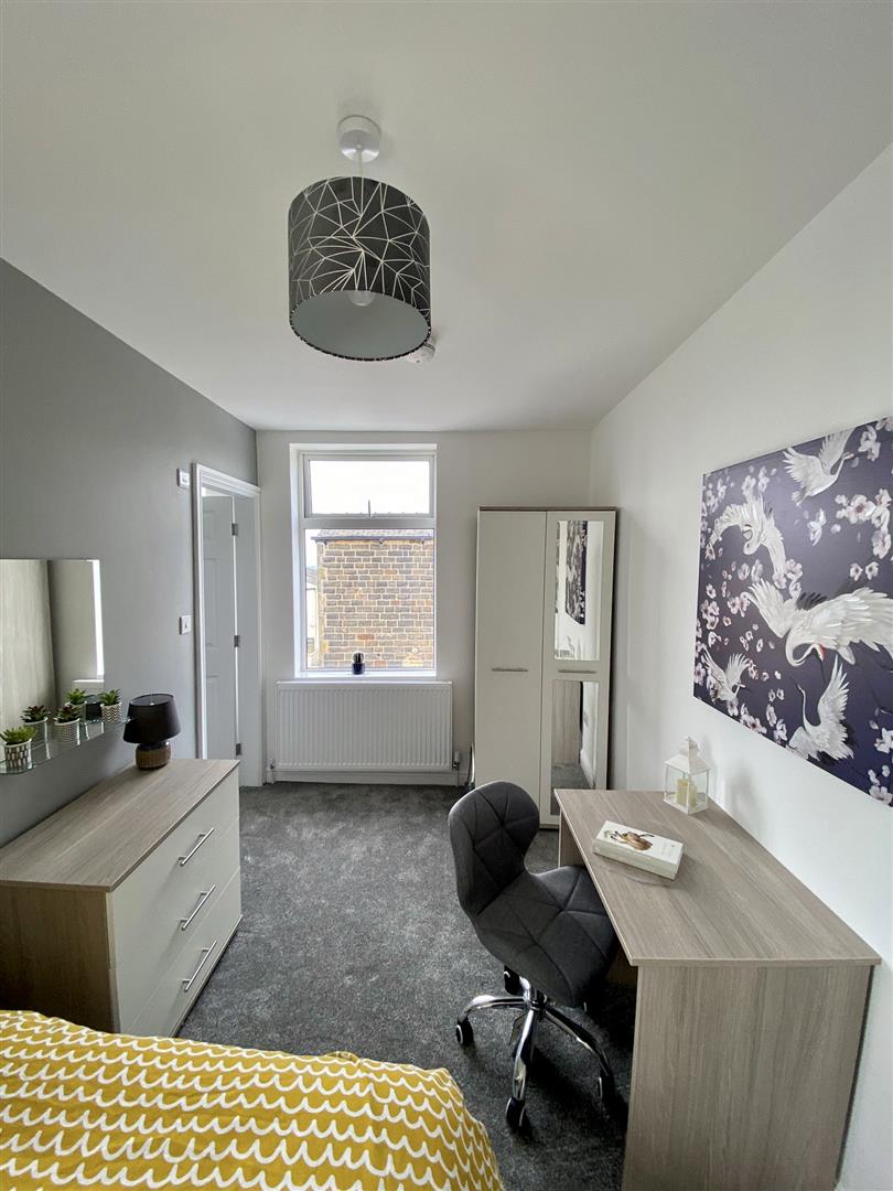 1 bed house share to rent in Briercliffe Road, Burnley 1