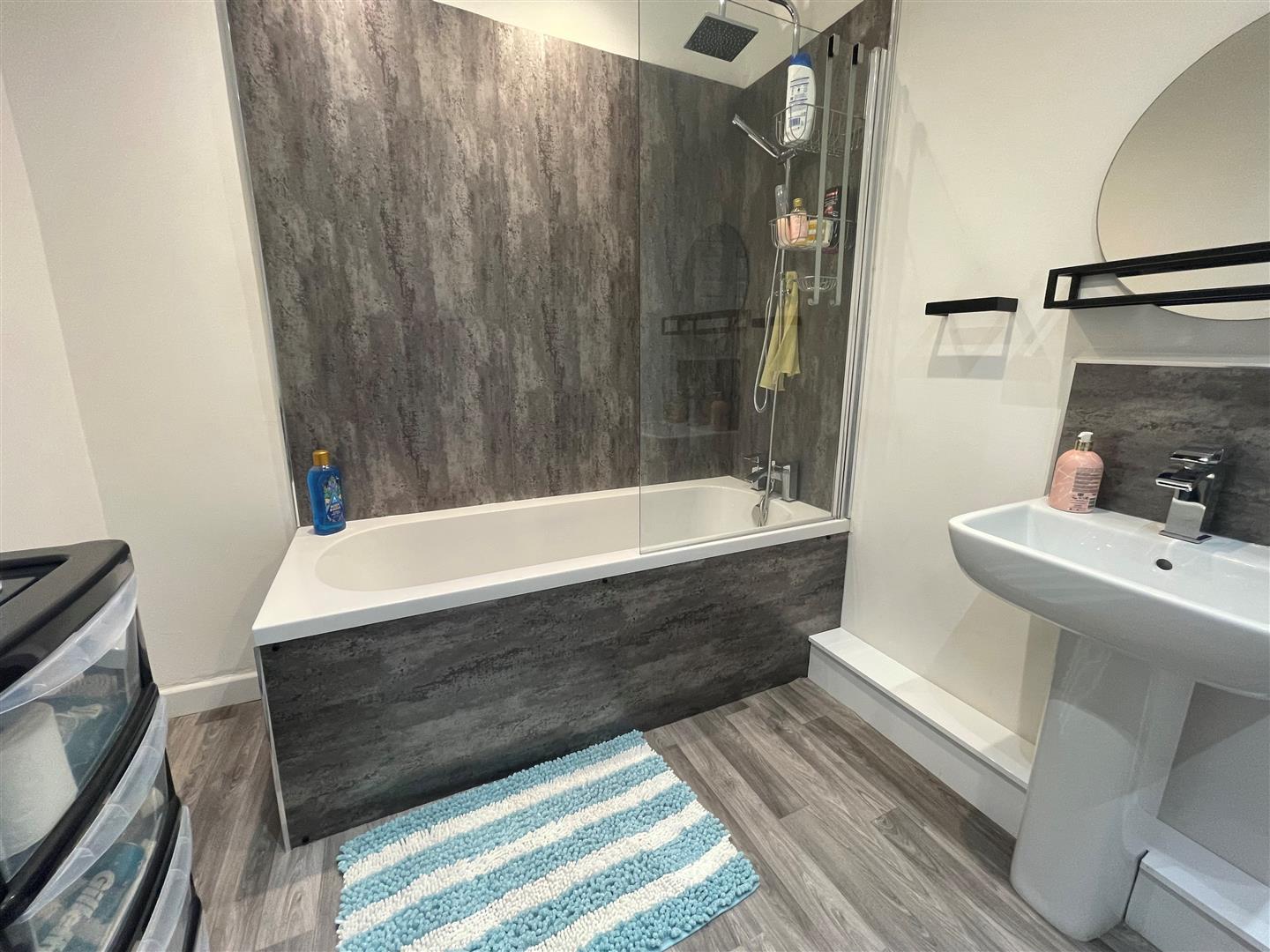 1 bed house share to rent in Renshaw Street, Burnley 3