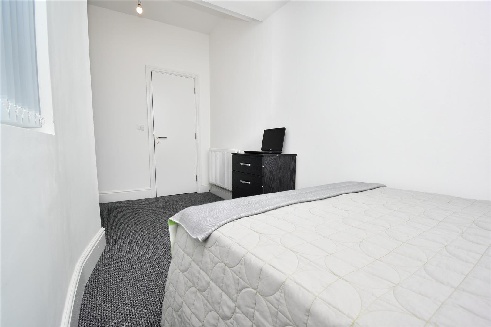1 bed house share to rent in Towneley Street, Burnley 4