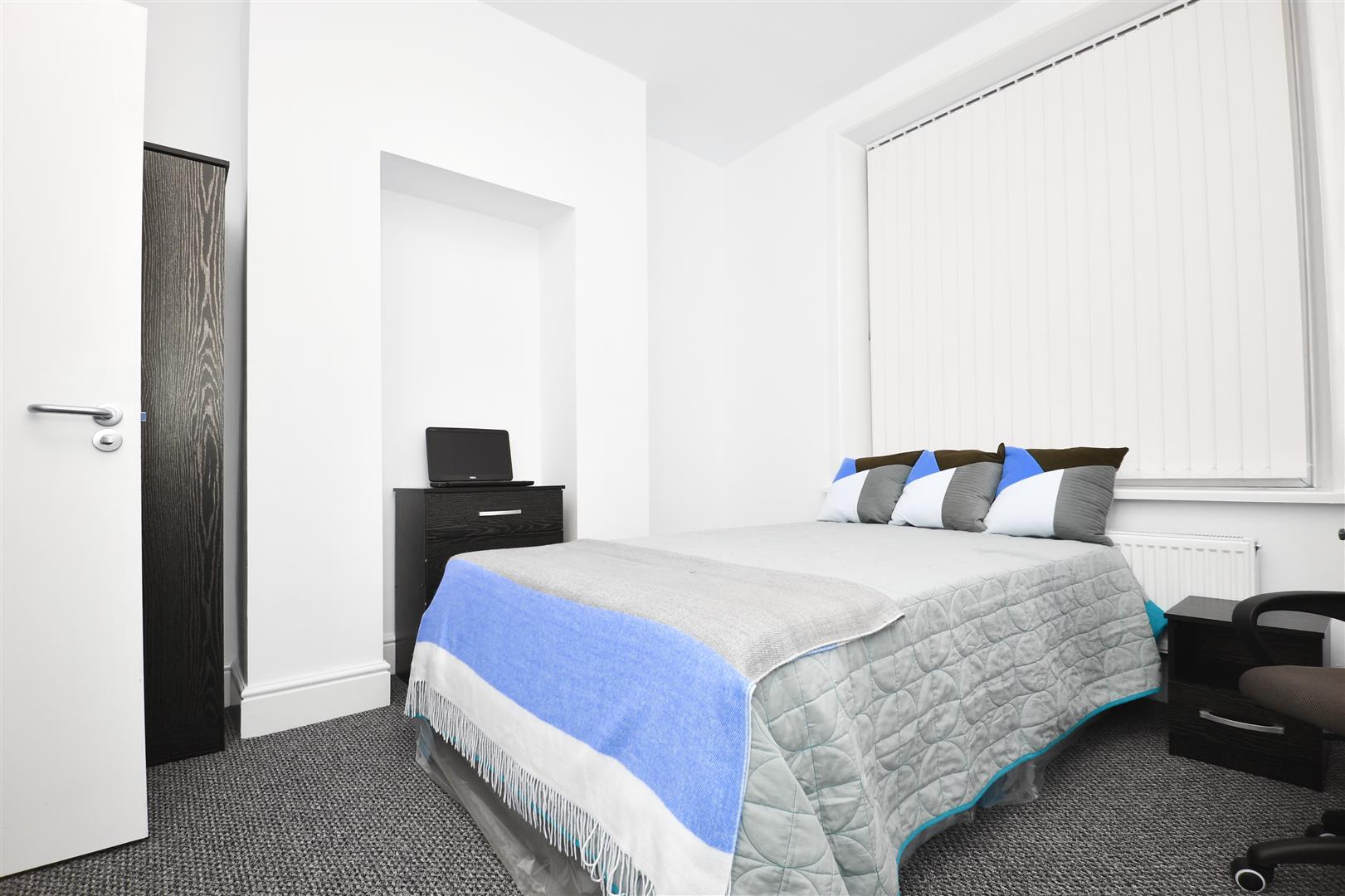 1 bed house share to rent in Towneley Street, Burnley, BB10