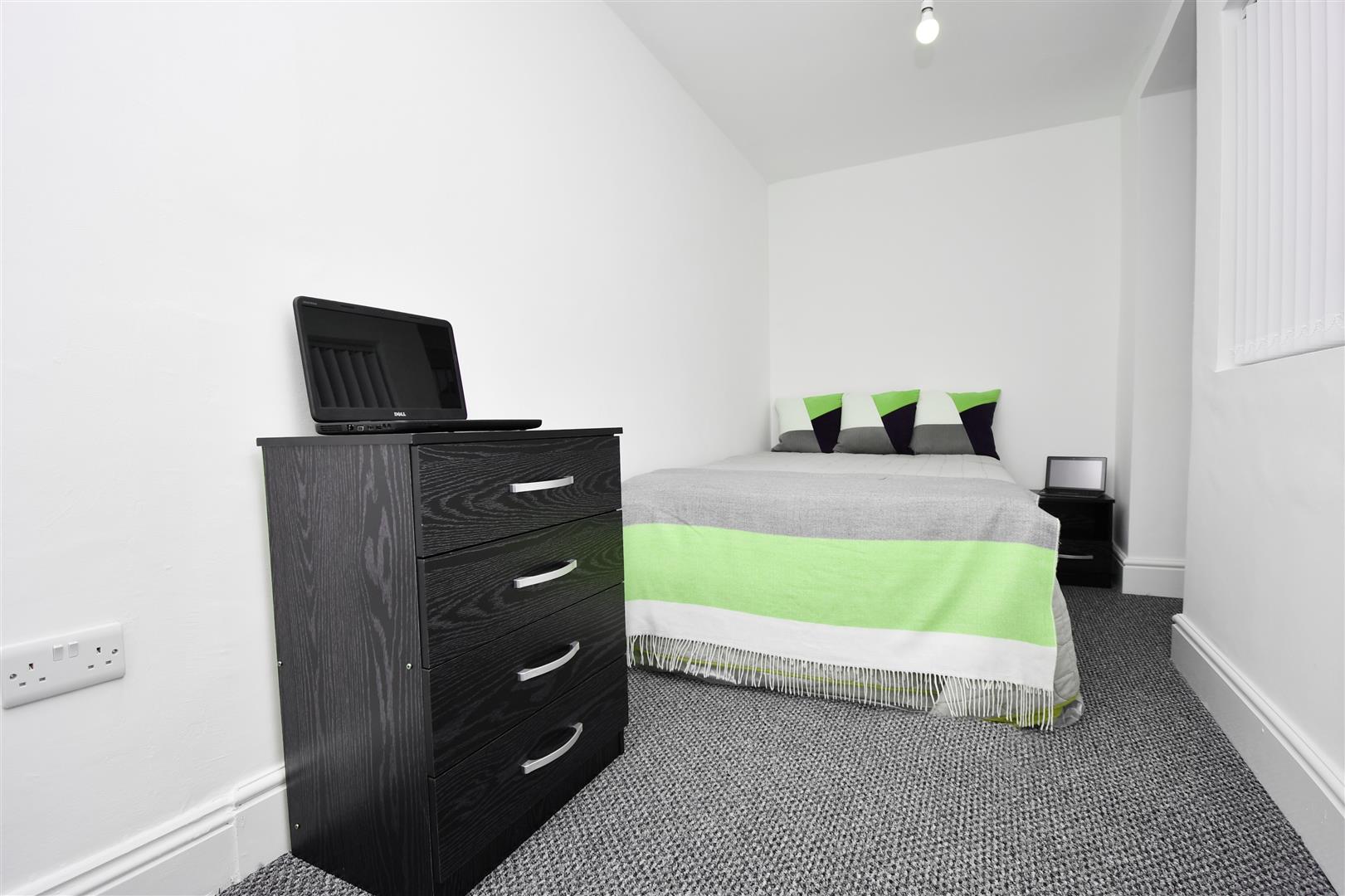 1 bed house share to rent in Towneley Street, Burnley 3