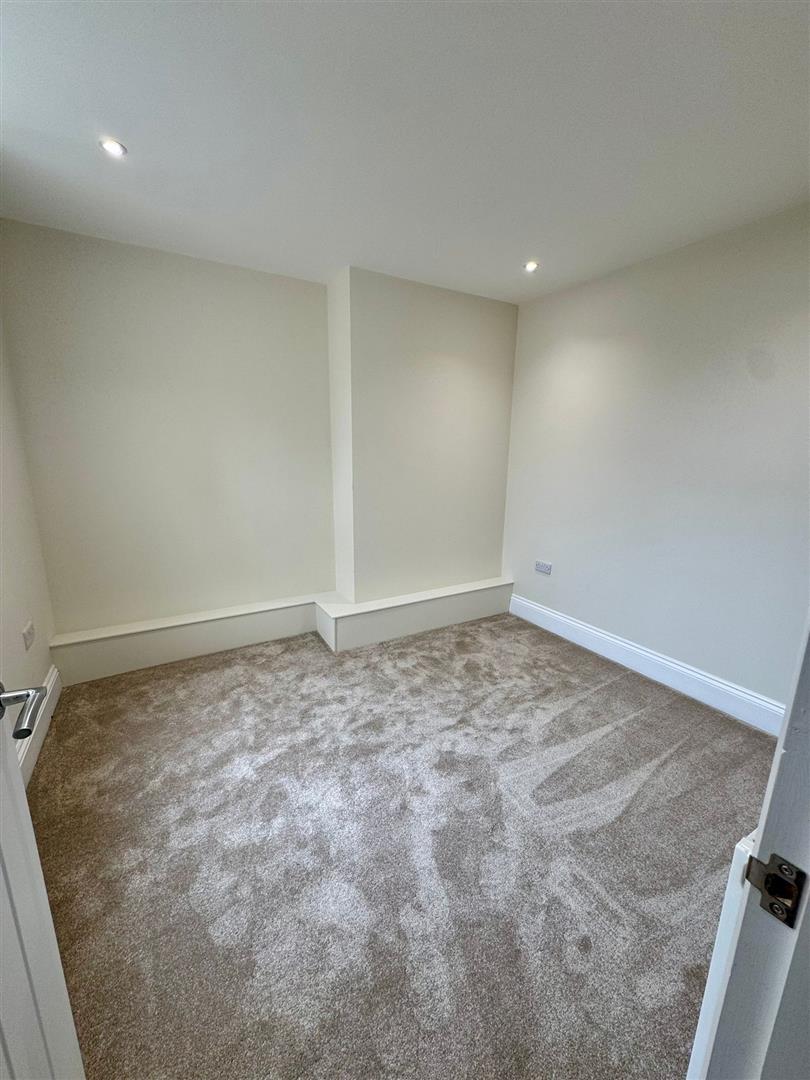 3 bed house to rent in Coal Clough Lane, Burnley 11