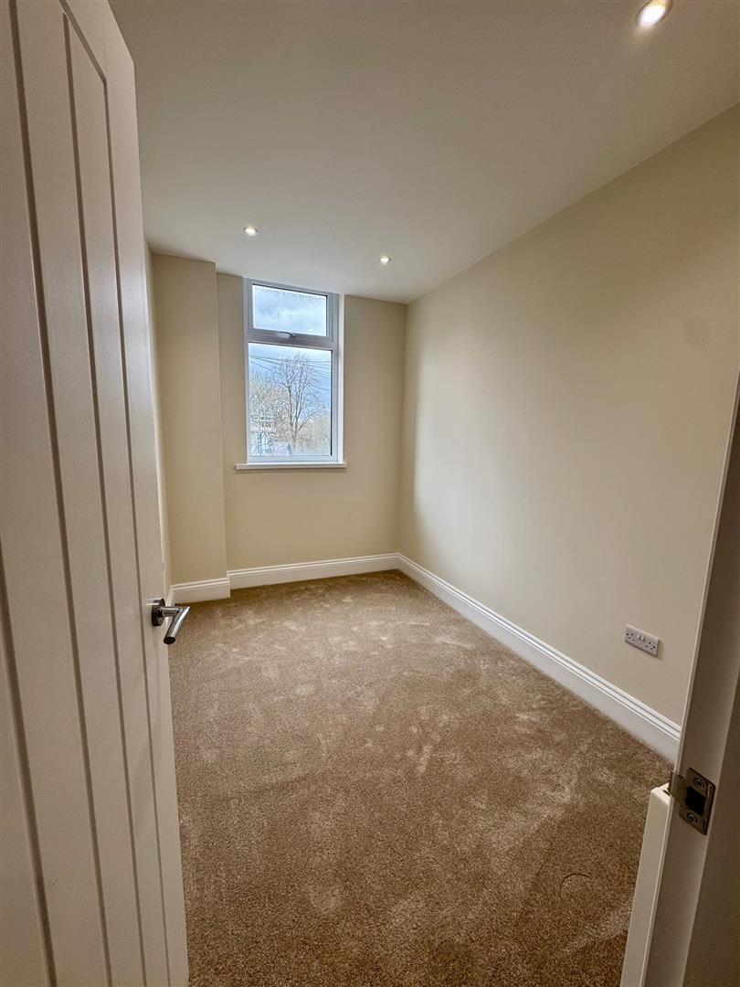 3 bed house to rent in Coal Clough Lane, Burnley 12