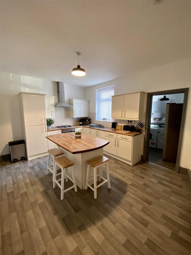 1 bed house share to rent in Woodbine Road, Burnley 3