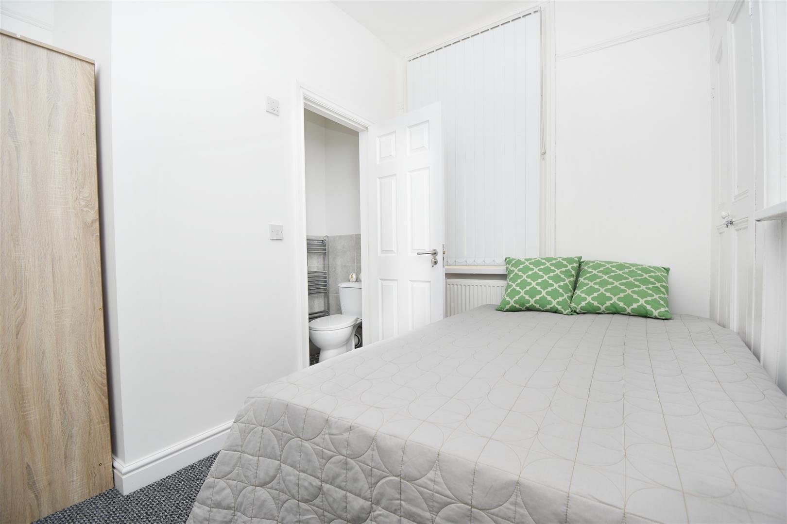 1 bed house share to rent in St. Matthew Street, Burnley 3