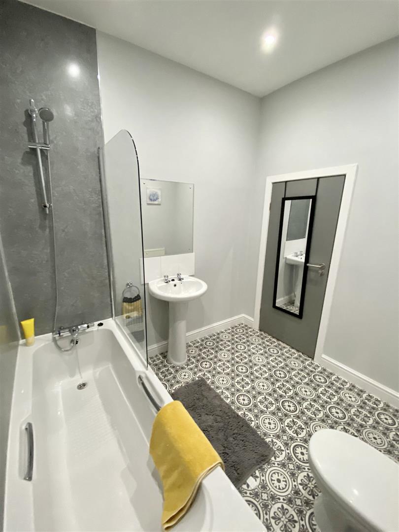 1 bed house share to rent in Coal Clough Lane, Burnley  - Property Image 7