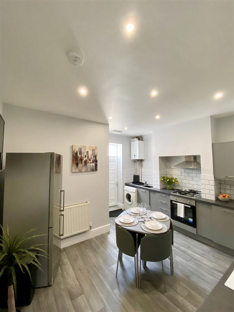 1 bed house share to rent in Coal Clough Lane, Burnley  - Property Image 6