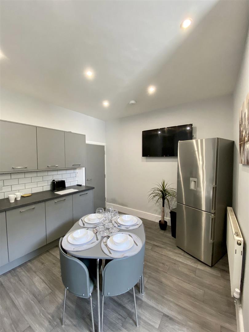 1 bed house share to rent in Coal Clough Lane, Burnley  - Property Image 5