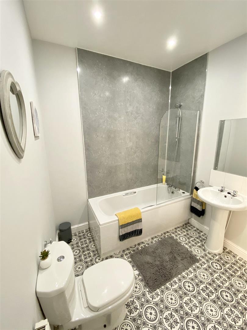 1 bed house share to rent in Coal Clough Lane, Burnley  - Property Image 8