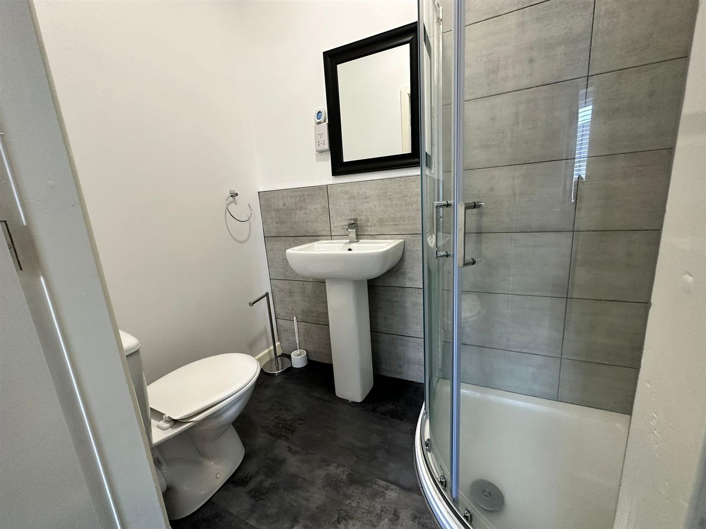 1 bed house share to rent in Queen Victoria Road, Burnley  - Property Image 6