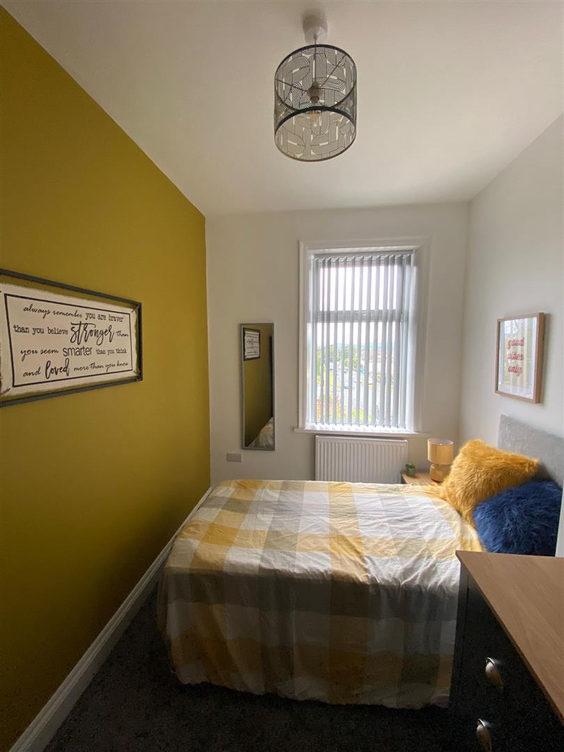 1 bed house to rent in Coal Clough Lane, Burnley  - Property Image 5