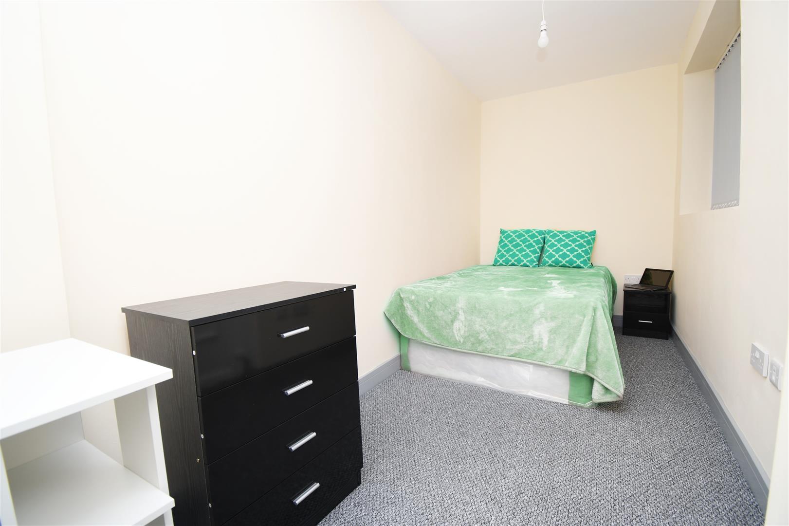 1 bed house share to rent in Renshaw Street, Burnley 6