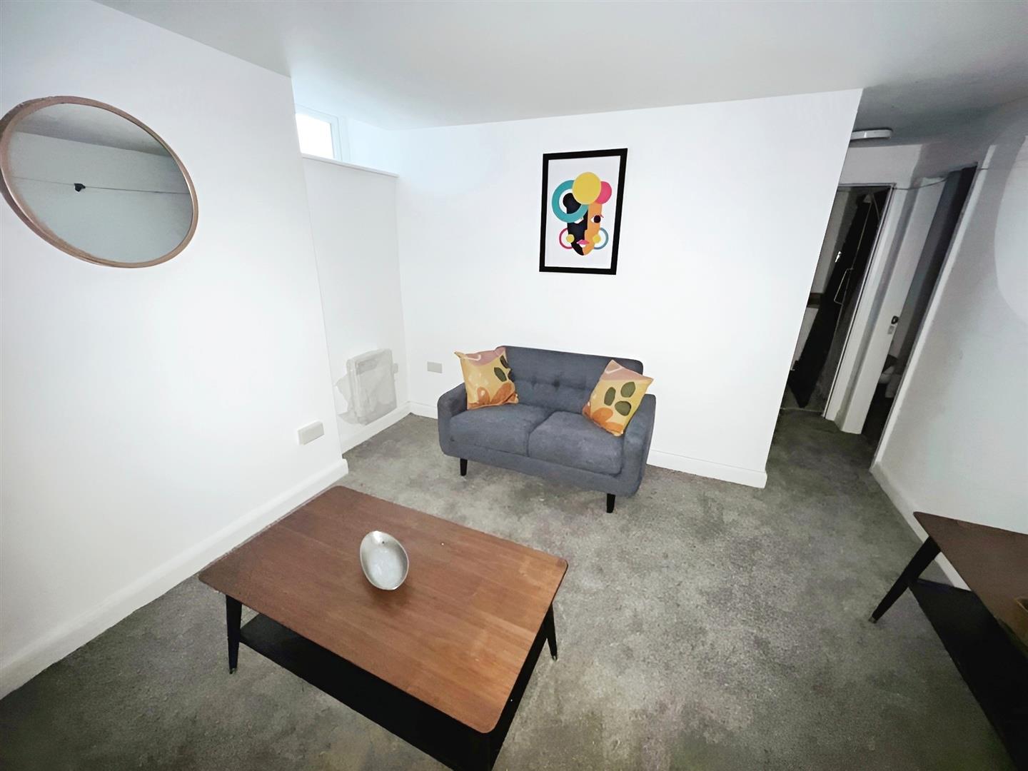 1 bed house share to rent in Church Street, Burnley 3