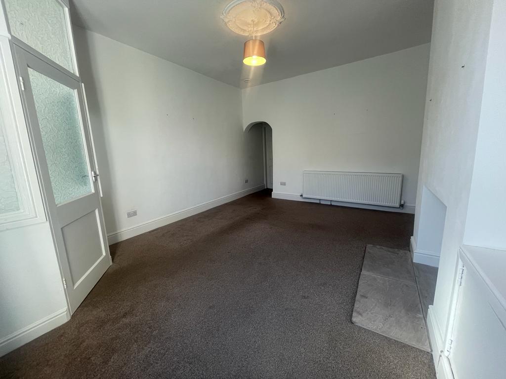 3 bed terraced house to rent in Burnley Road, Burnley 2
