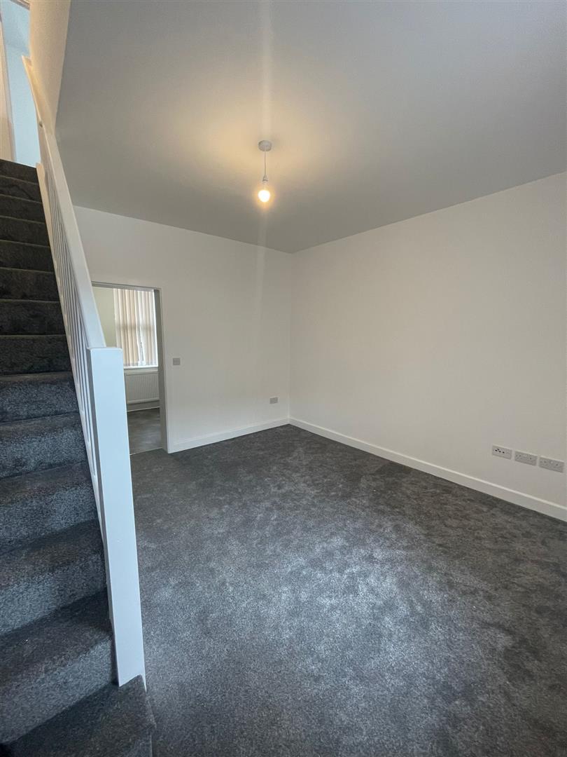 2 bed terraced house to rent in Grange Street, Burnley, BB11