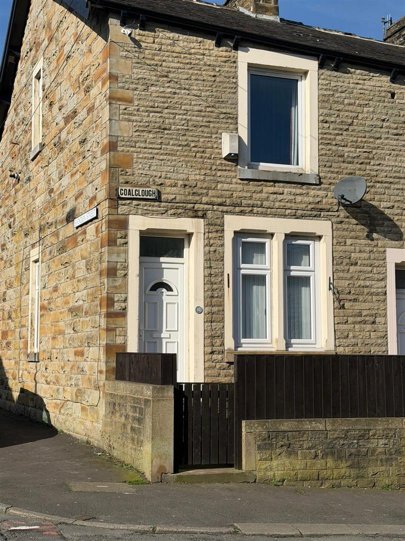 3 bed end of terrace house to rent in Coal Clough Lane, Burnley - Property Image 1