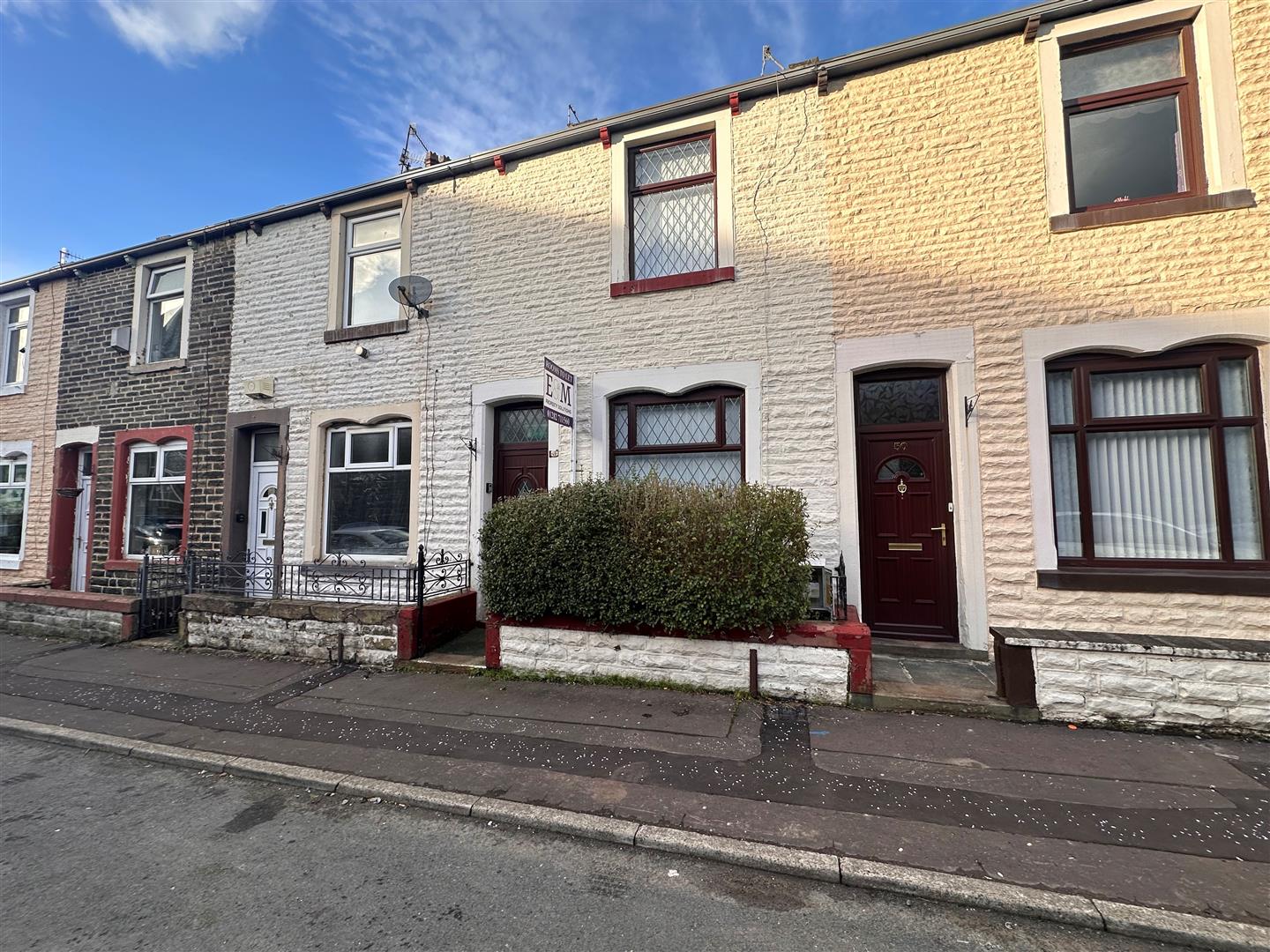 3 bed terraced house for sale in Heath Street, Burnley - Property Image 1