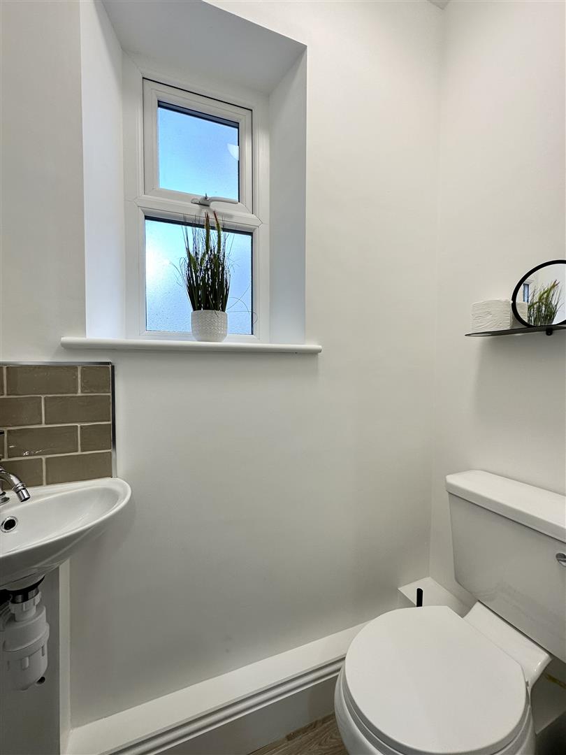 1 bed house share to rent in Bank Parade, Burnley  - Property Image 15