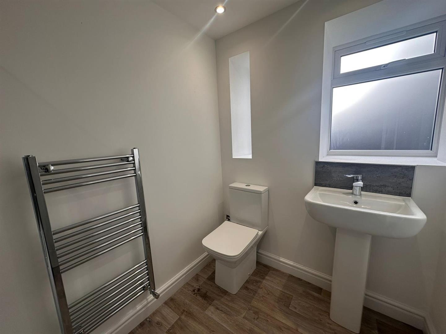 1 bed flat to rent in Queensberry Road, Burnley 4