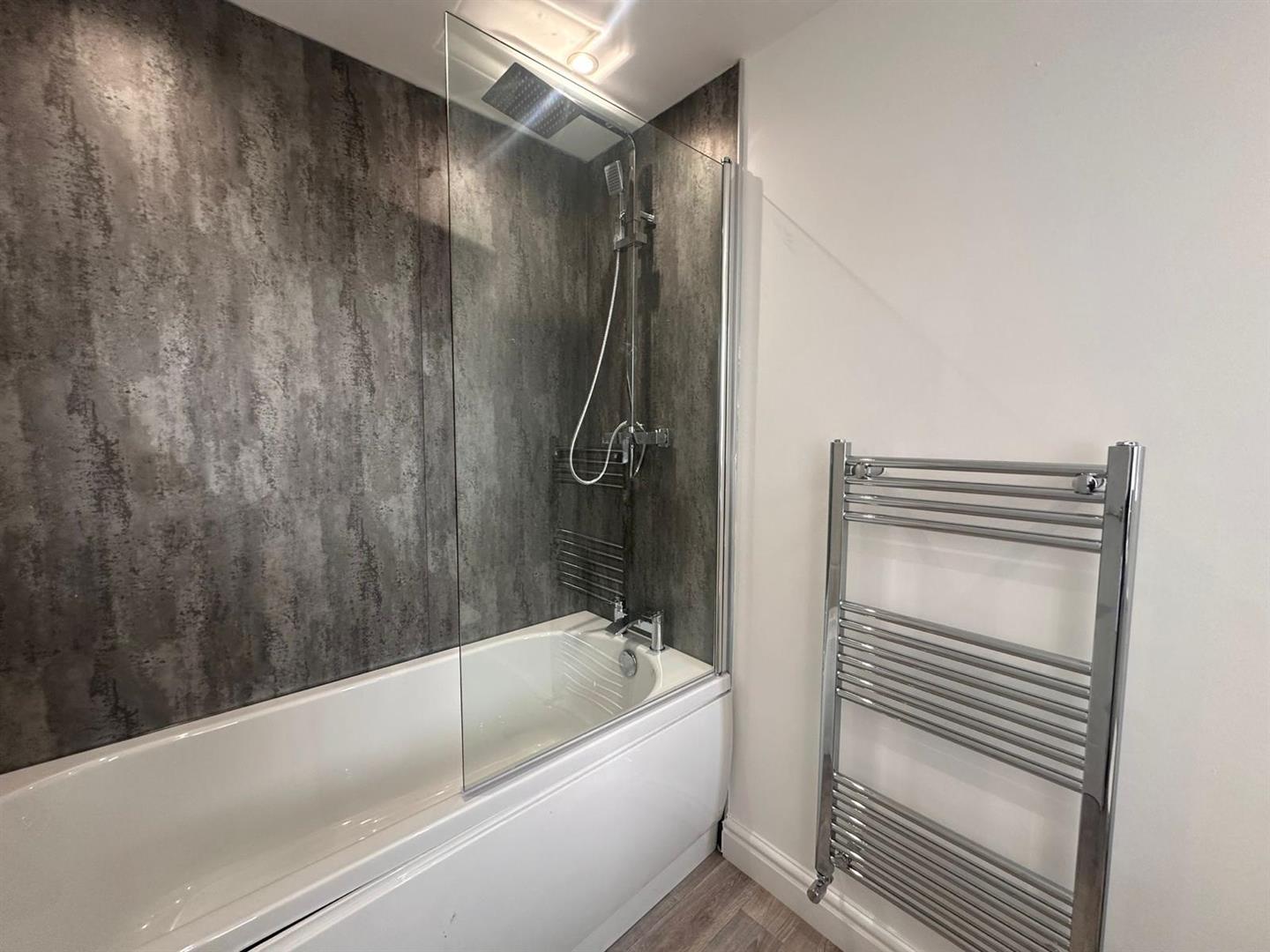 1 bed flat to rent in Queensberry Road, Burnley 3