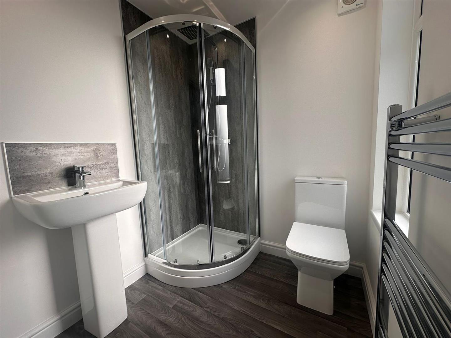 1 bed flat to rent in Queensberry Road, Burnley 3