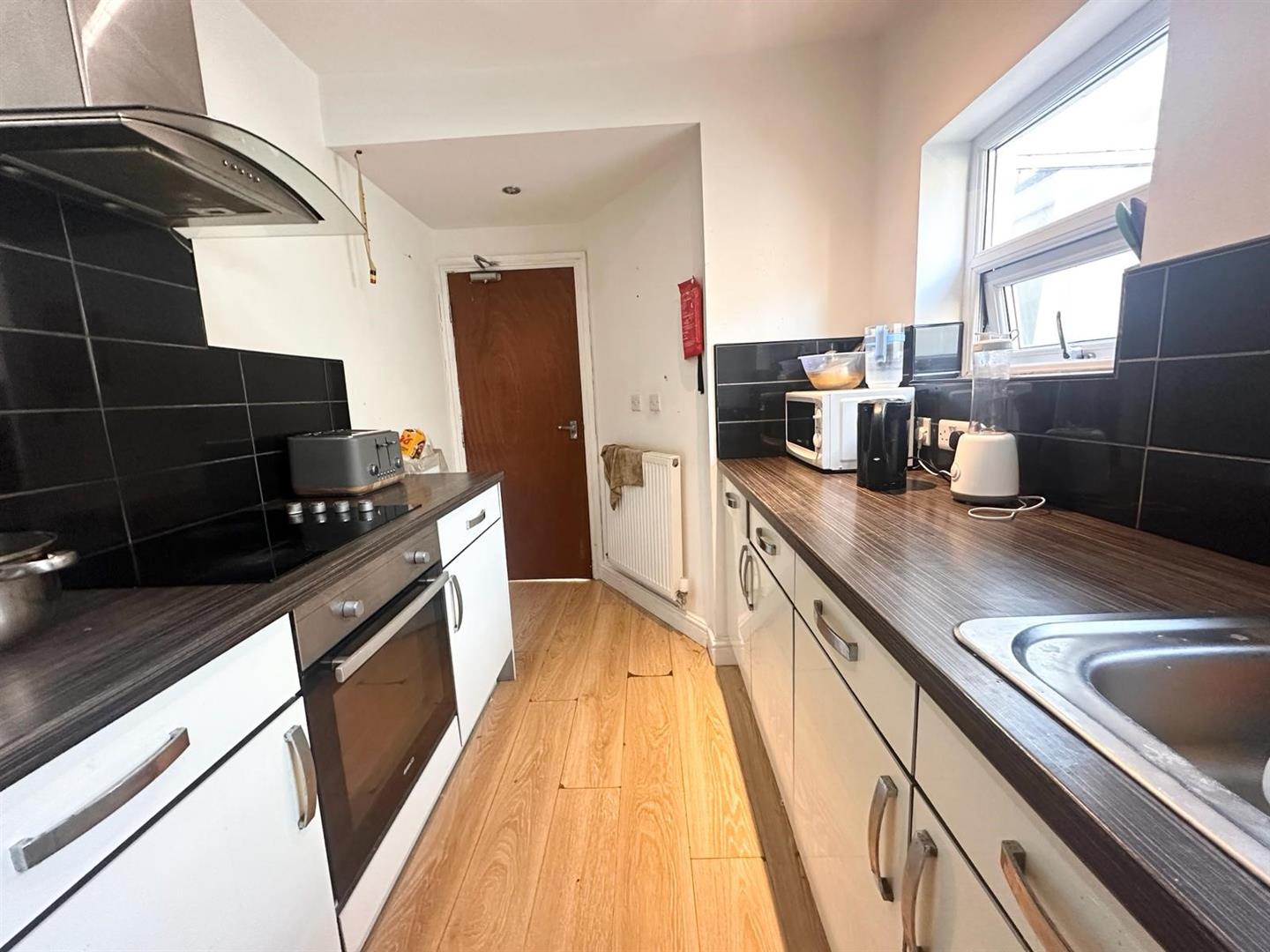 3 bed terraced house for sale in Wren Street, Burnley  - Property Image 3