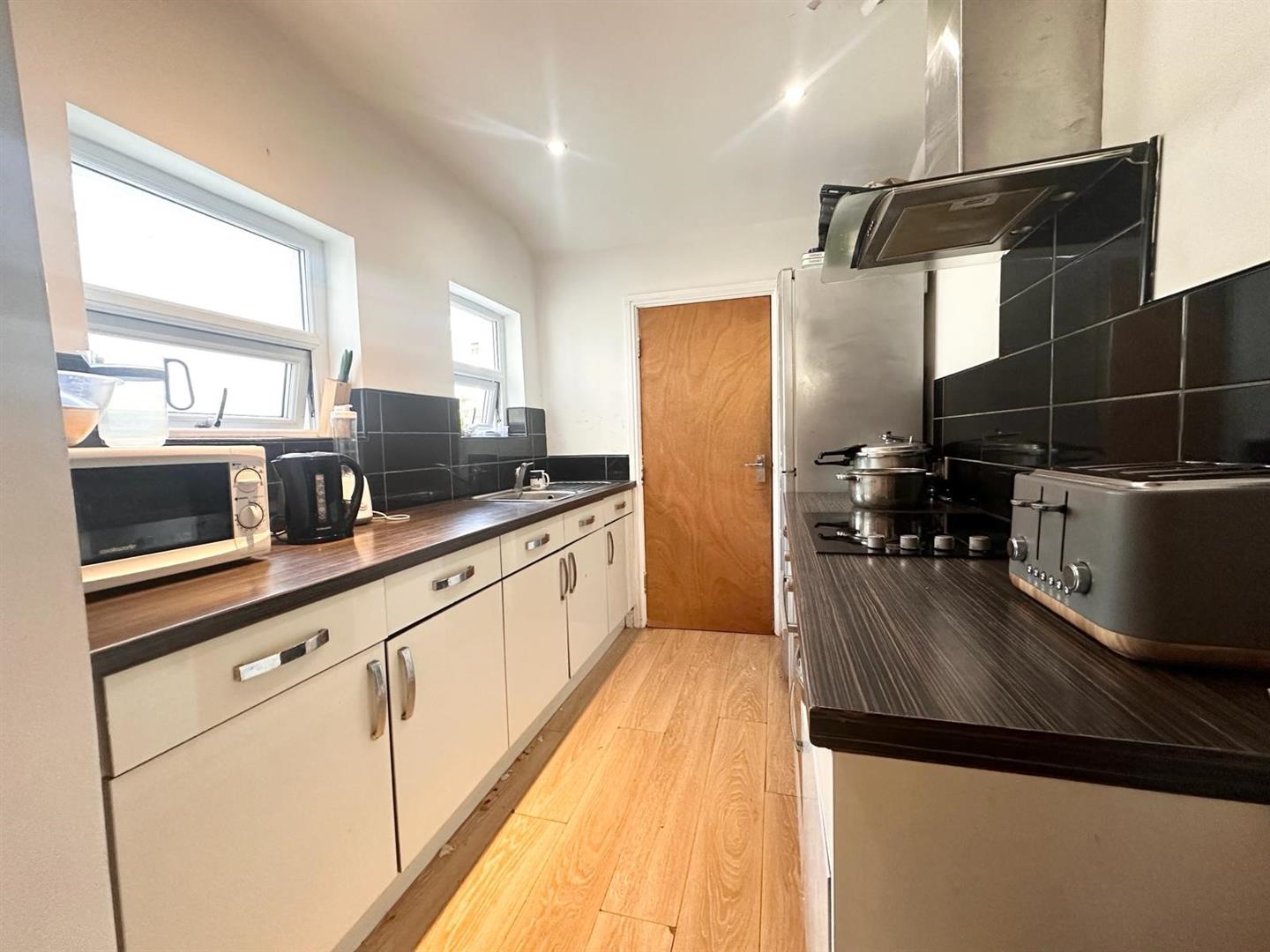 3 bed terraced house for sale in Wren Street, Burnley 7