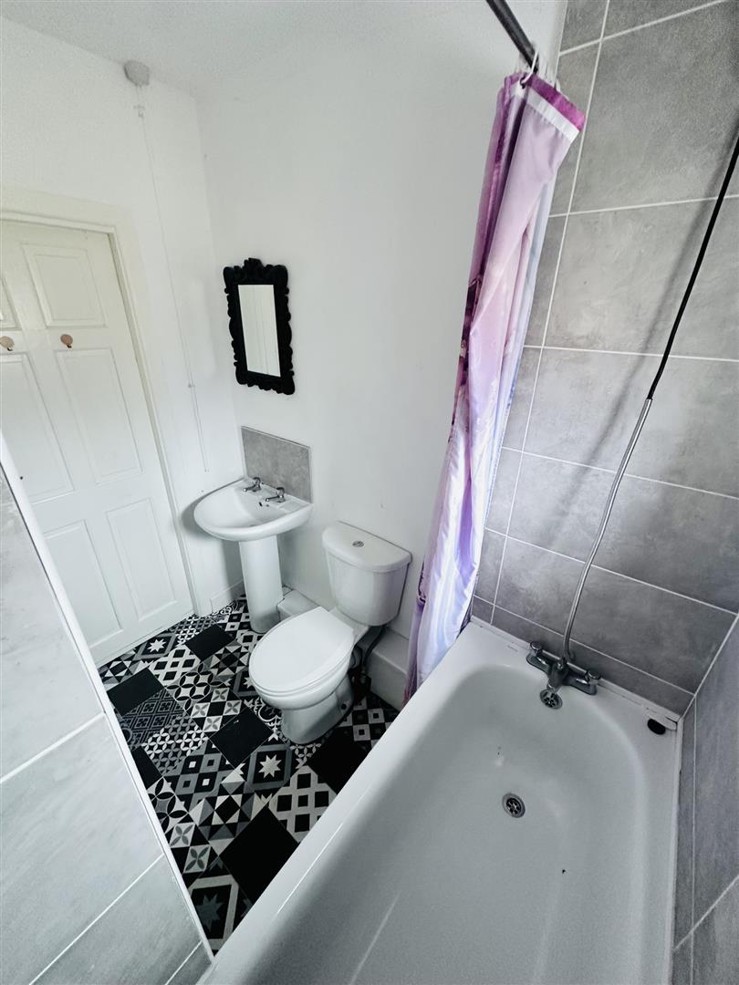 2 bed end of terrace house to rent in Laithe Street, Burnley  - Property Image 12