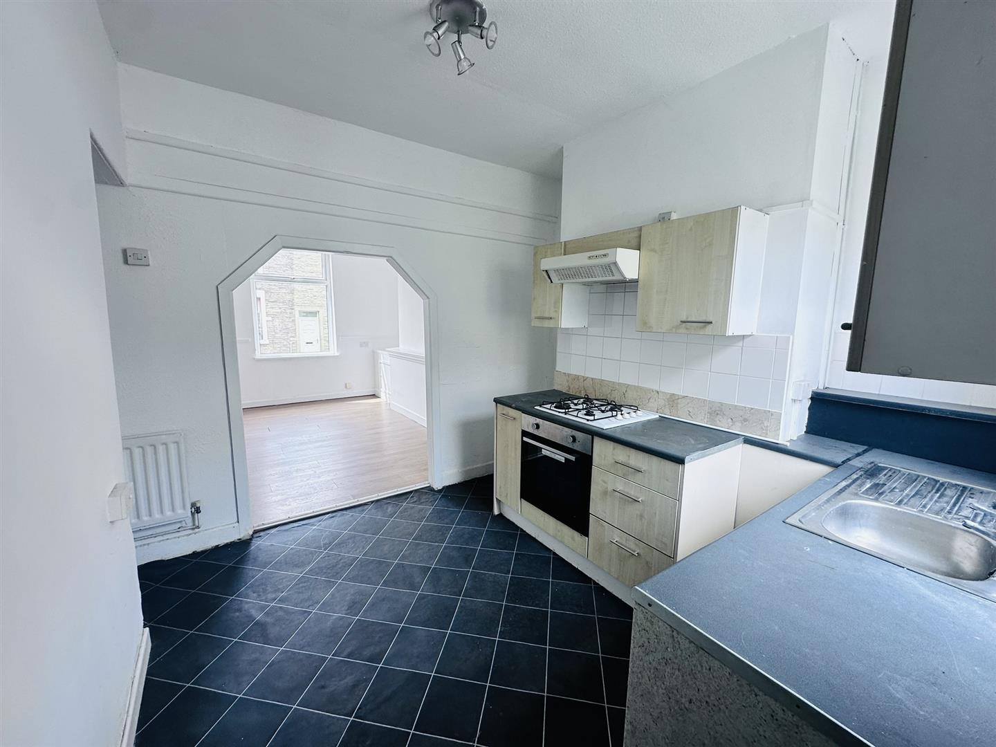 2 bed end of terrace house to rent in Laithe Street, Burnley 4