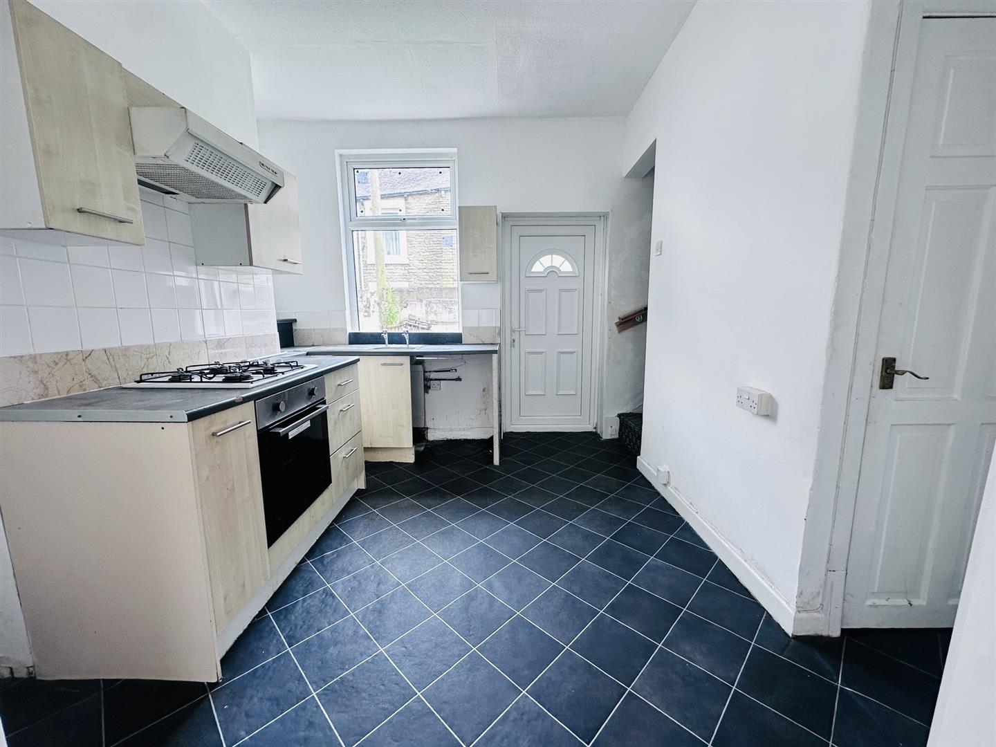 2 bed end of terrace house to rent in Laithe Street, Burnley 2