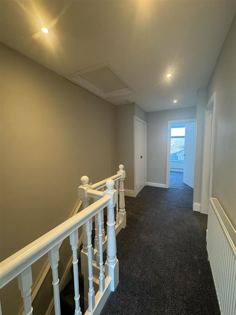 3 bed terraced house to rent in Church Street, Padiham 4
