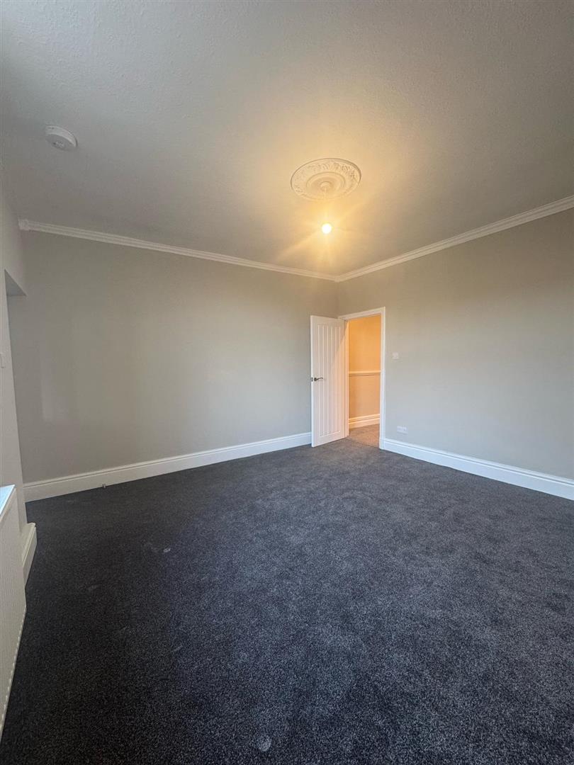 3 bed terraced house to rent in Church Street, Padiham 11