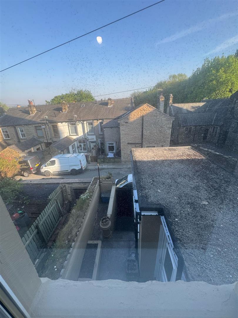 3 bed terraced house to rent in Church Street, Padiham 3