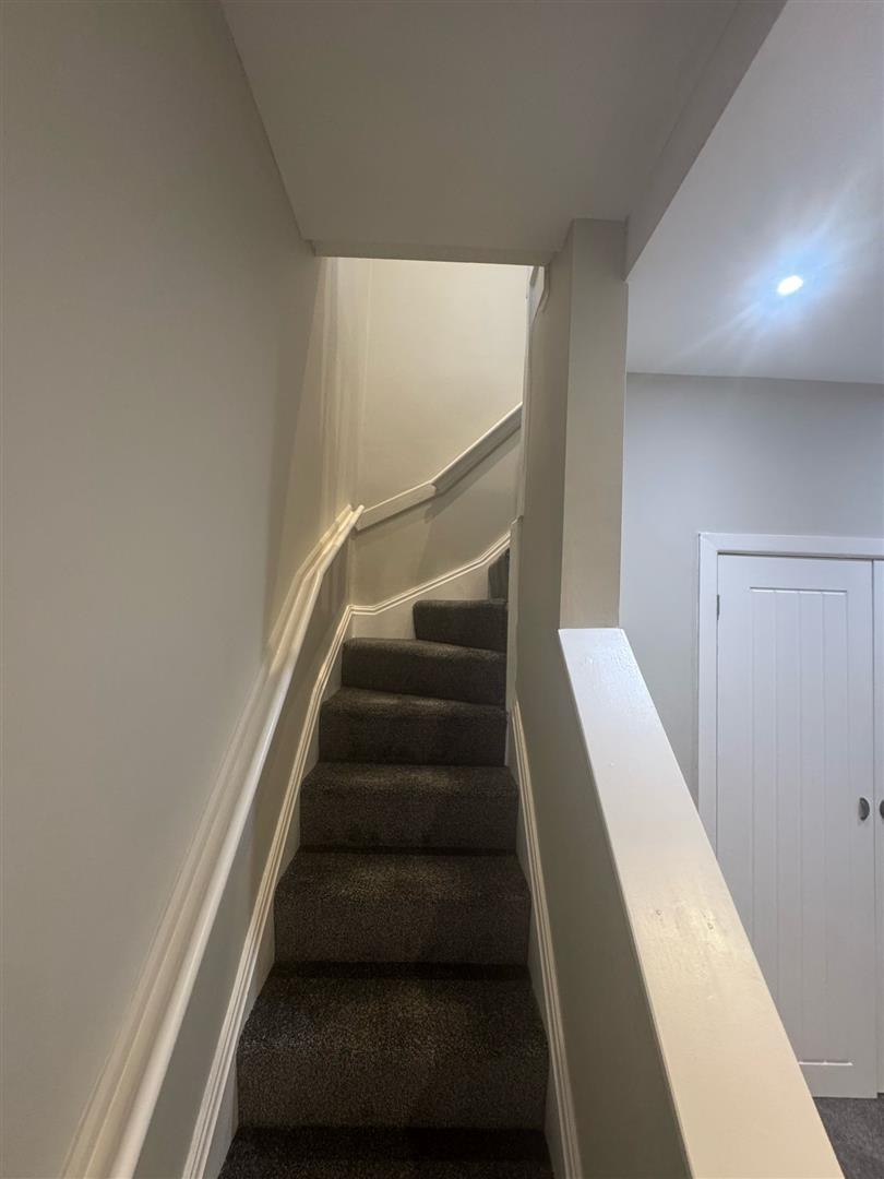 3 bed terraced house to rent in Church Street, Padiham 8