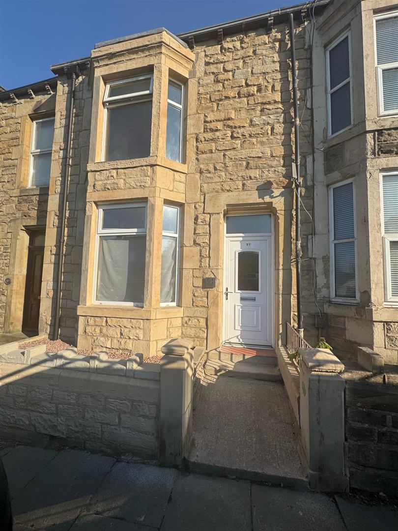 3 bed terraced house to rent in Church Street, Padiham, BB12