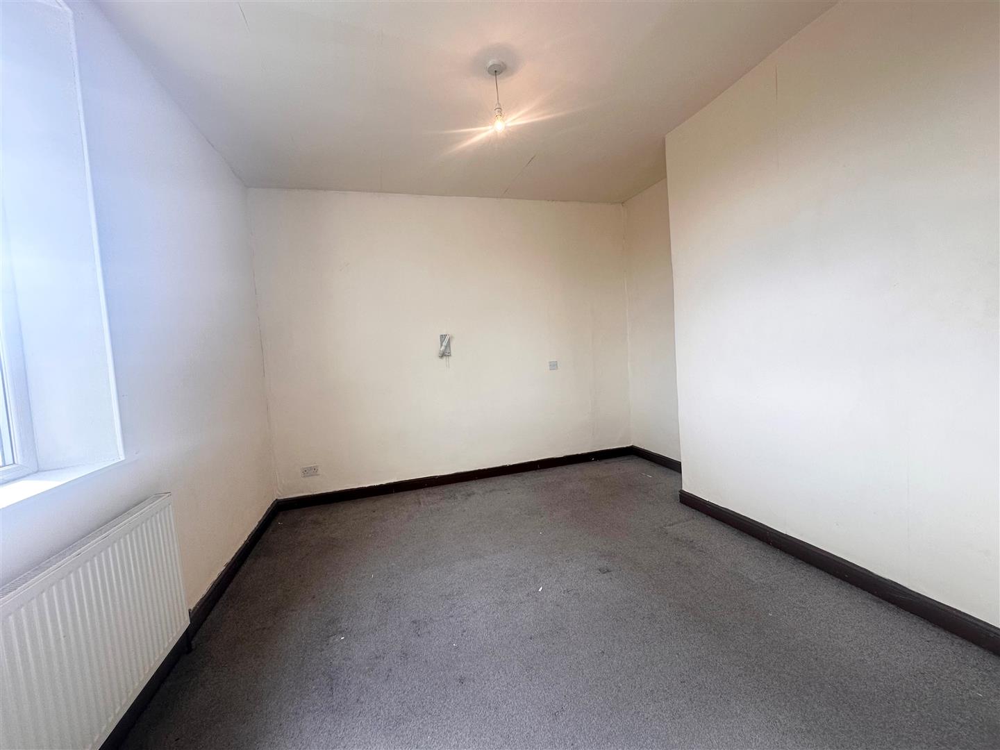 2 bed terraced house to rent in Peart Street, Burnley 5