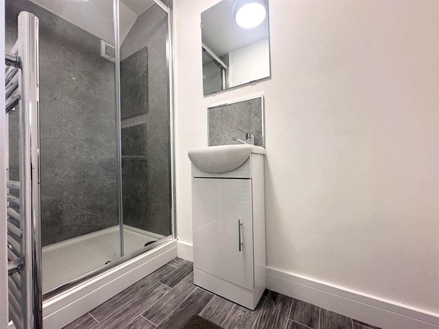 1 bed house share to rent in Wynotham Street, Burnley 3