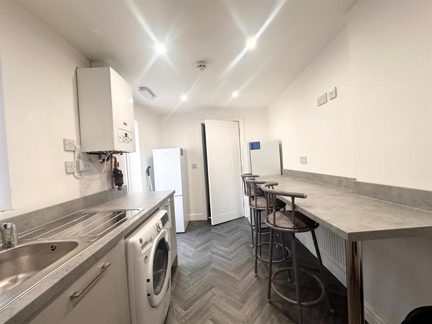 1 bed house share to rent in Wynotham Street, Burnley 3
