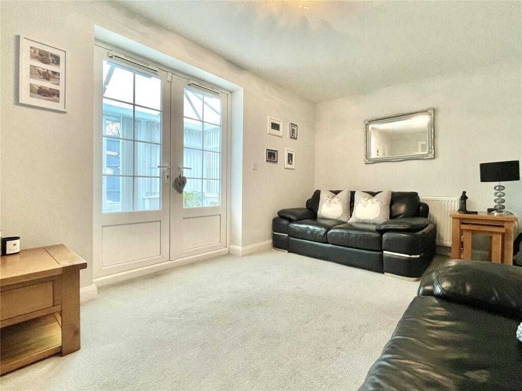 4 bed detached house for sale in Kingfisher Mews, Wombwell  - Property Image 5