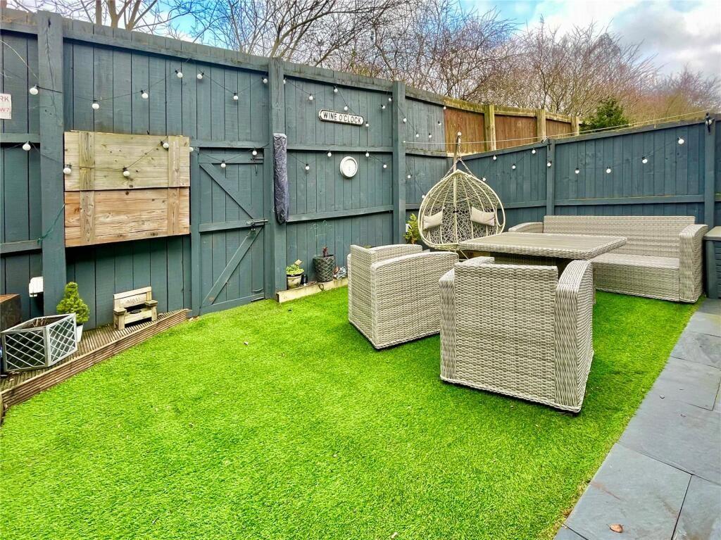 4 bed detached house for sale in Kingfisher Mews, Wombwell  - Property Image 27