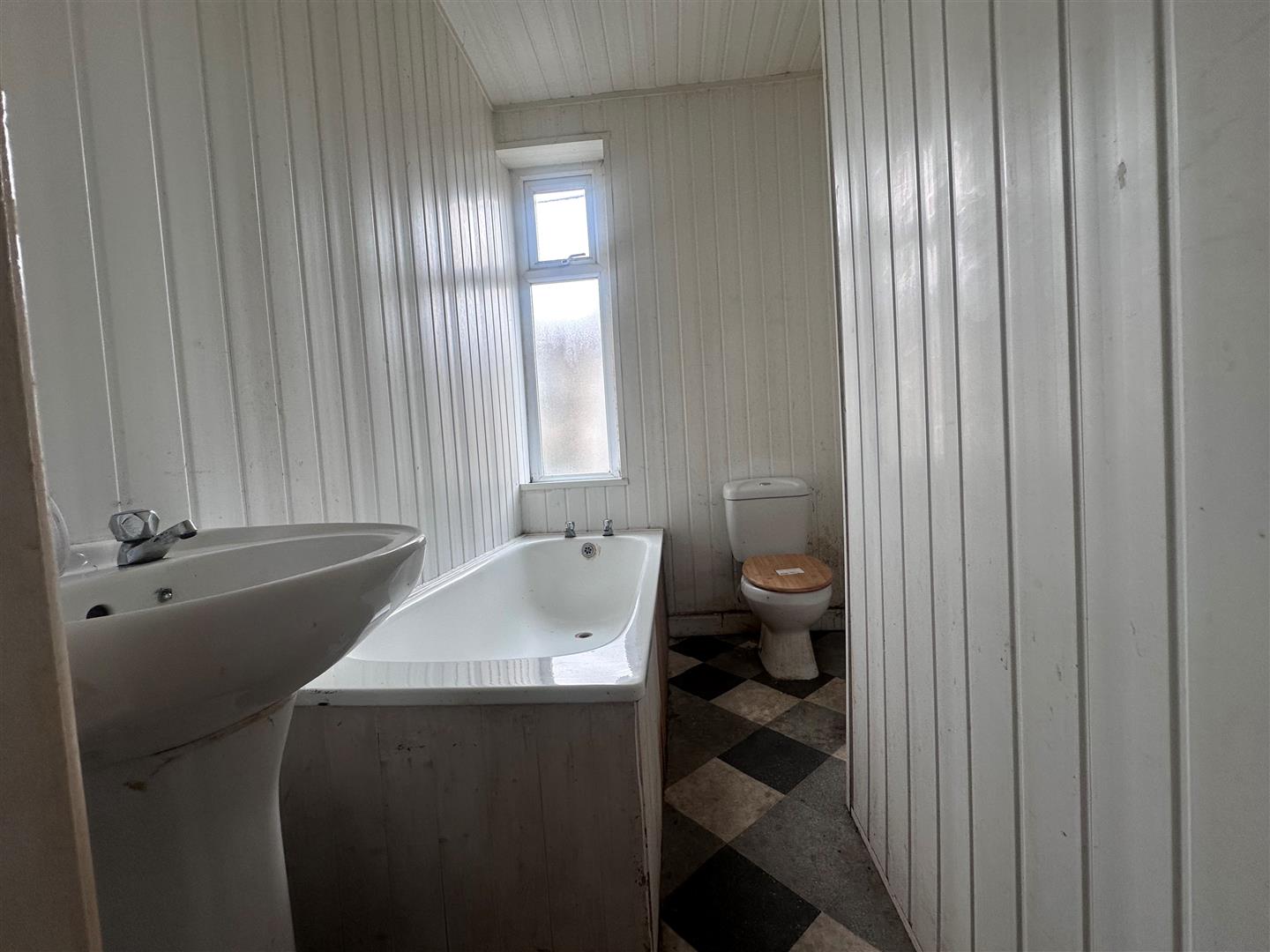 2 bed terraced house for sale in Branch Road, Burnley 3