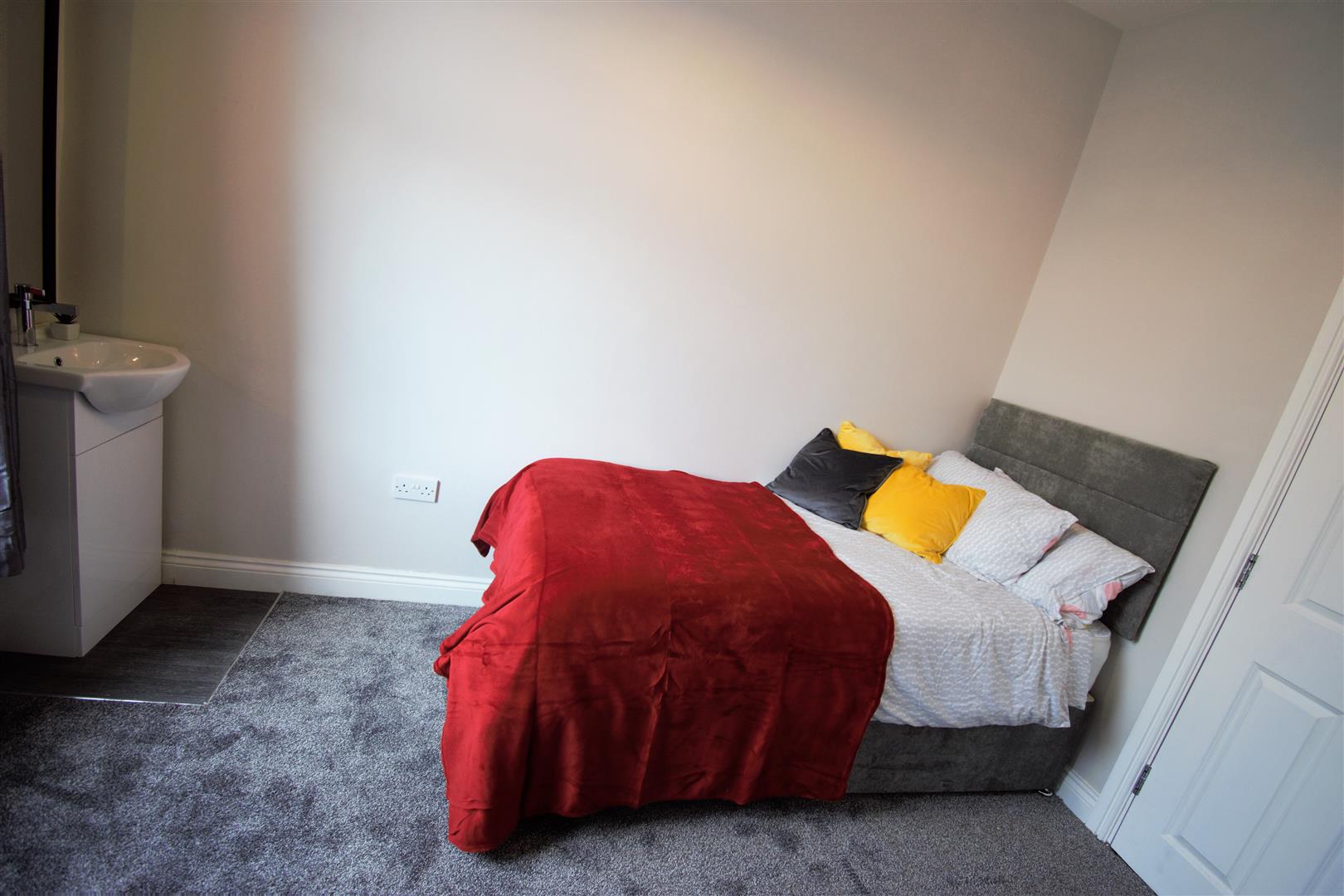 4 bed end of terrace house for sale in Bulcock Street, Burnley 1