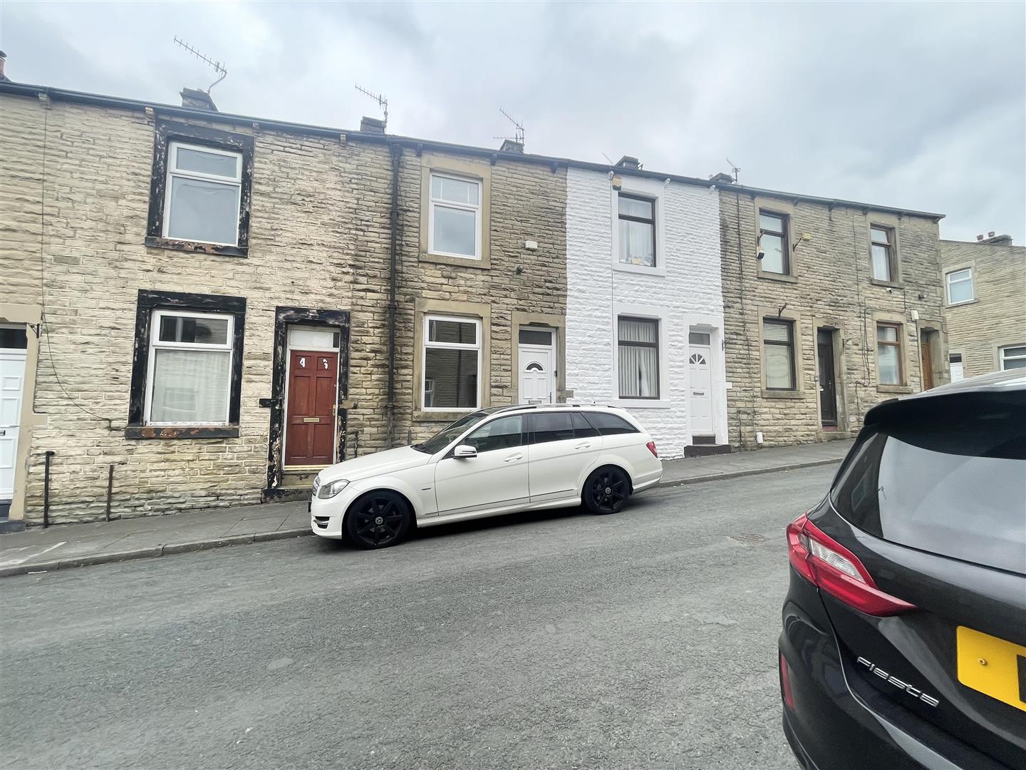 3 bed terraced house to rent in Laithe Street, Burnley - Property Image 1