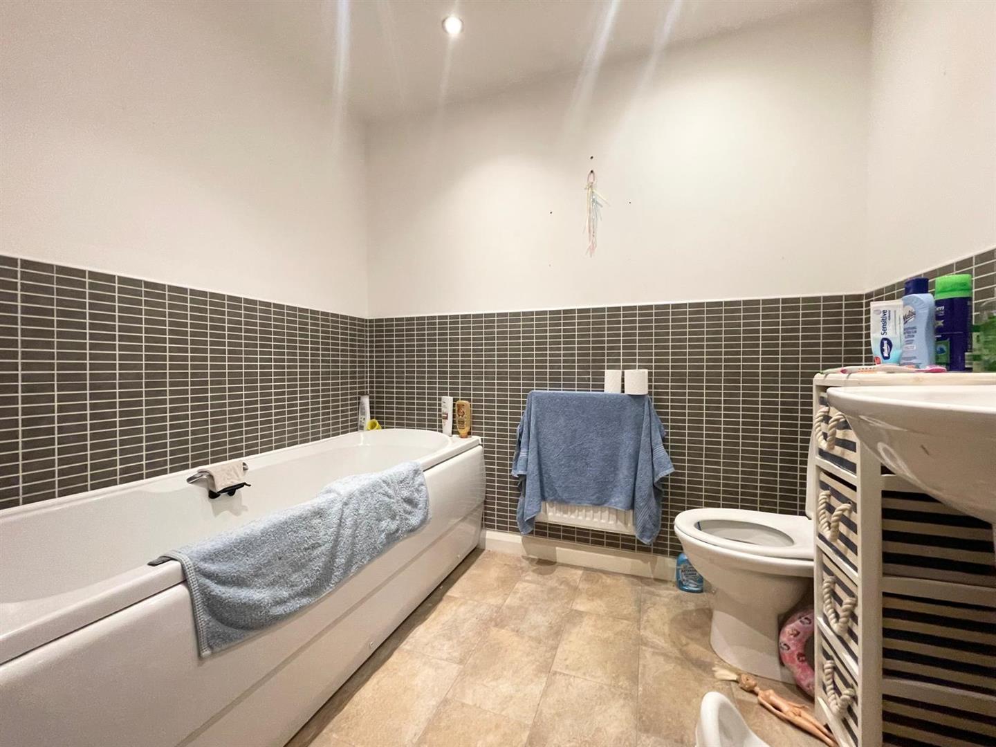 2 bed apartment for sale in Greenbrook Road, Burnley 8