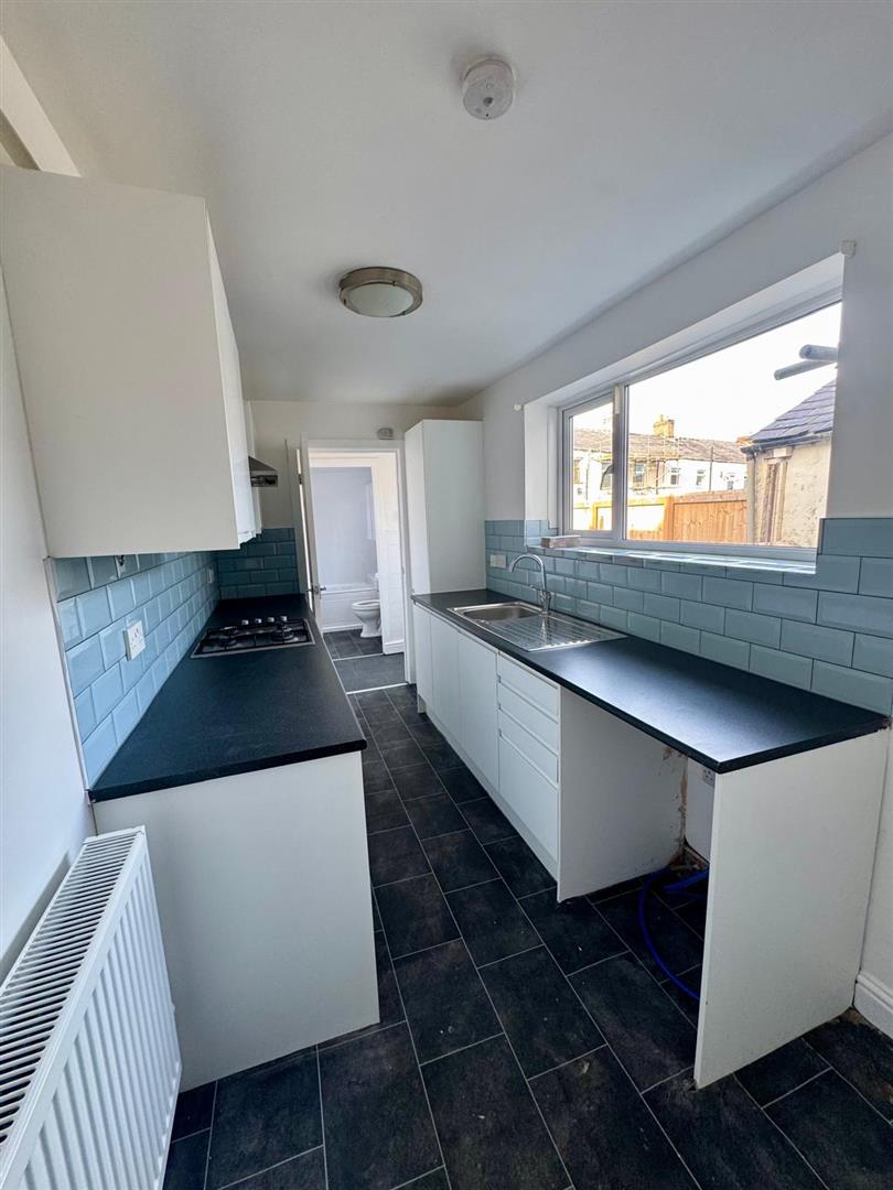 2 bed terraced house to rent in Hermitage Street, Blackburn  - Property Image 3