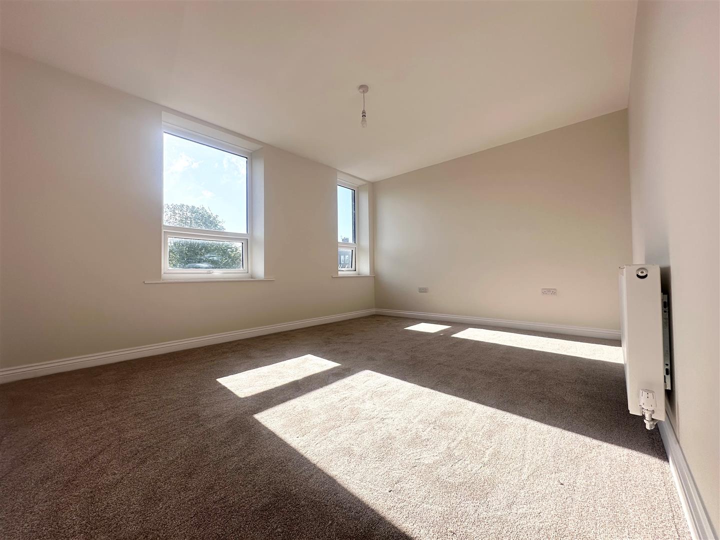 3 bed terraced house to rent in Manchester Road, Burnley 4