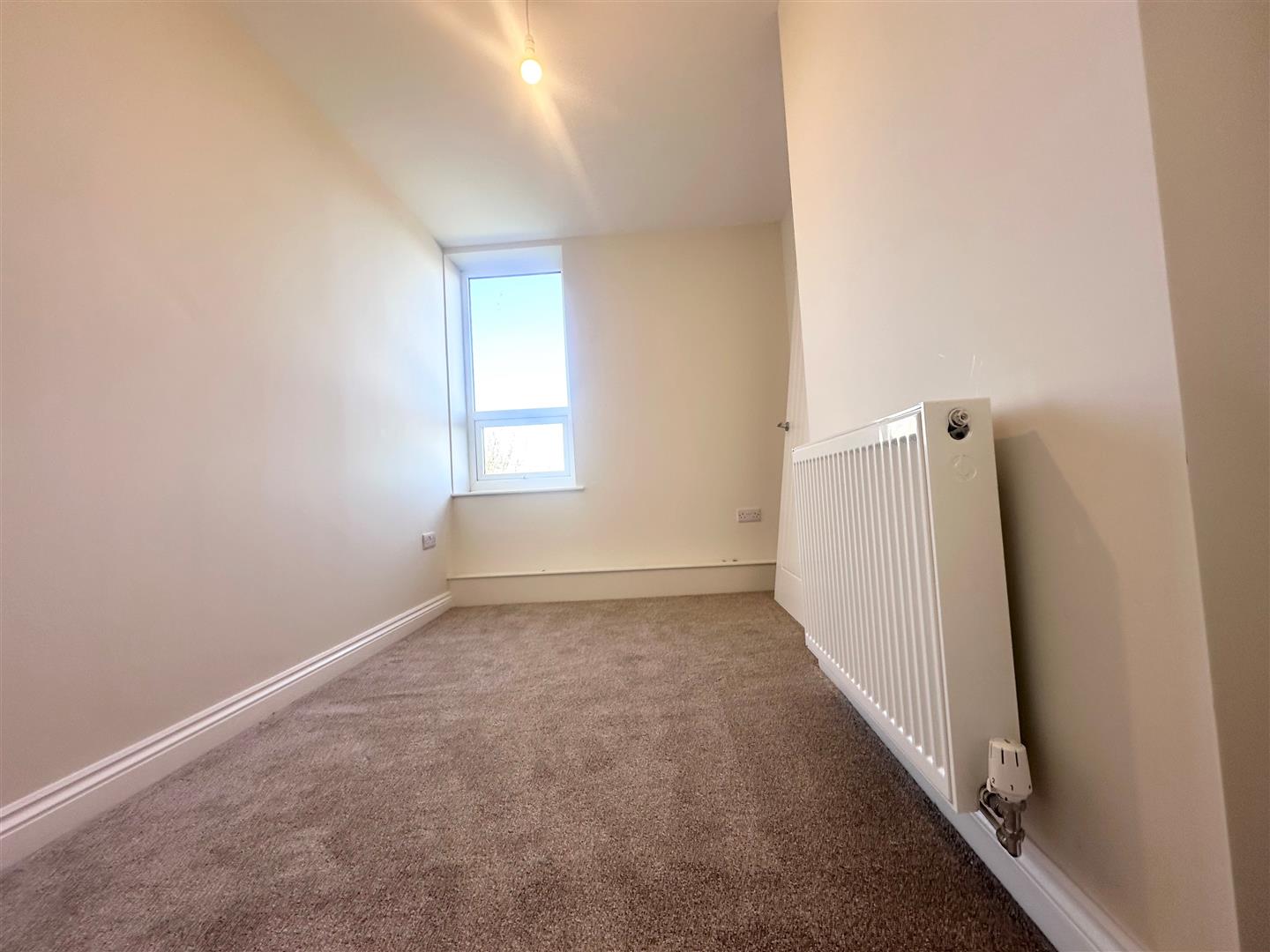 3 bed terraced house to rent in Manchester Road, Burnley  - Property Image 7