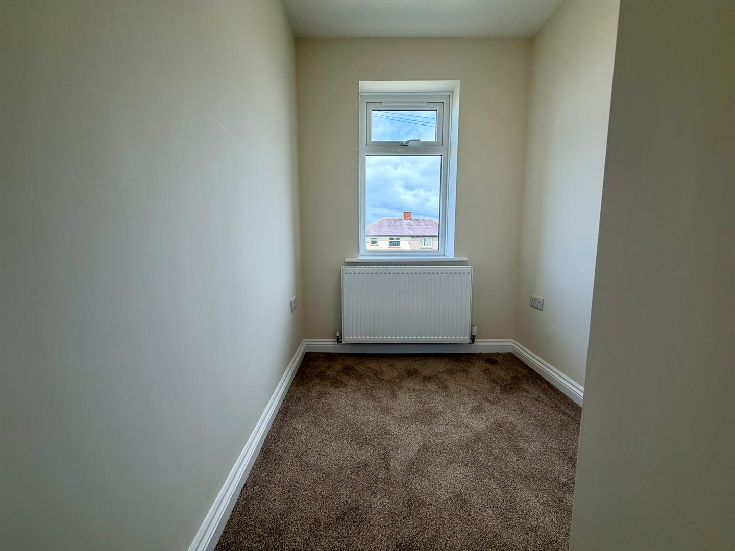 3 bed semi-detached house to rent in Rossendale Road, Burnley 9