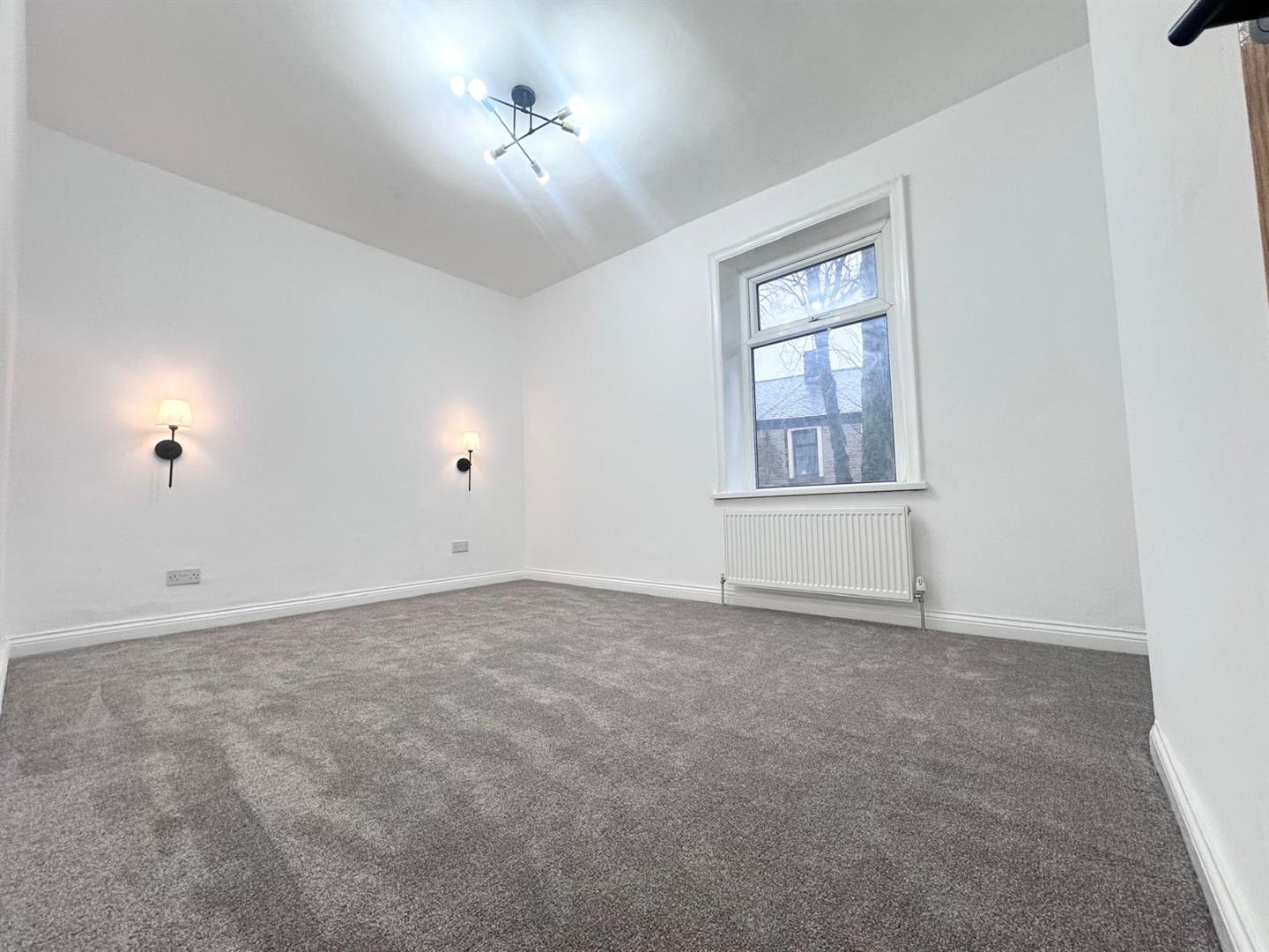 3 bed terraced house for sale in Beatrice Avenue, Burnley  - Property Image 10