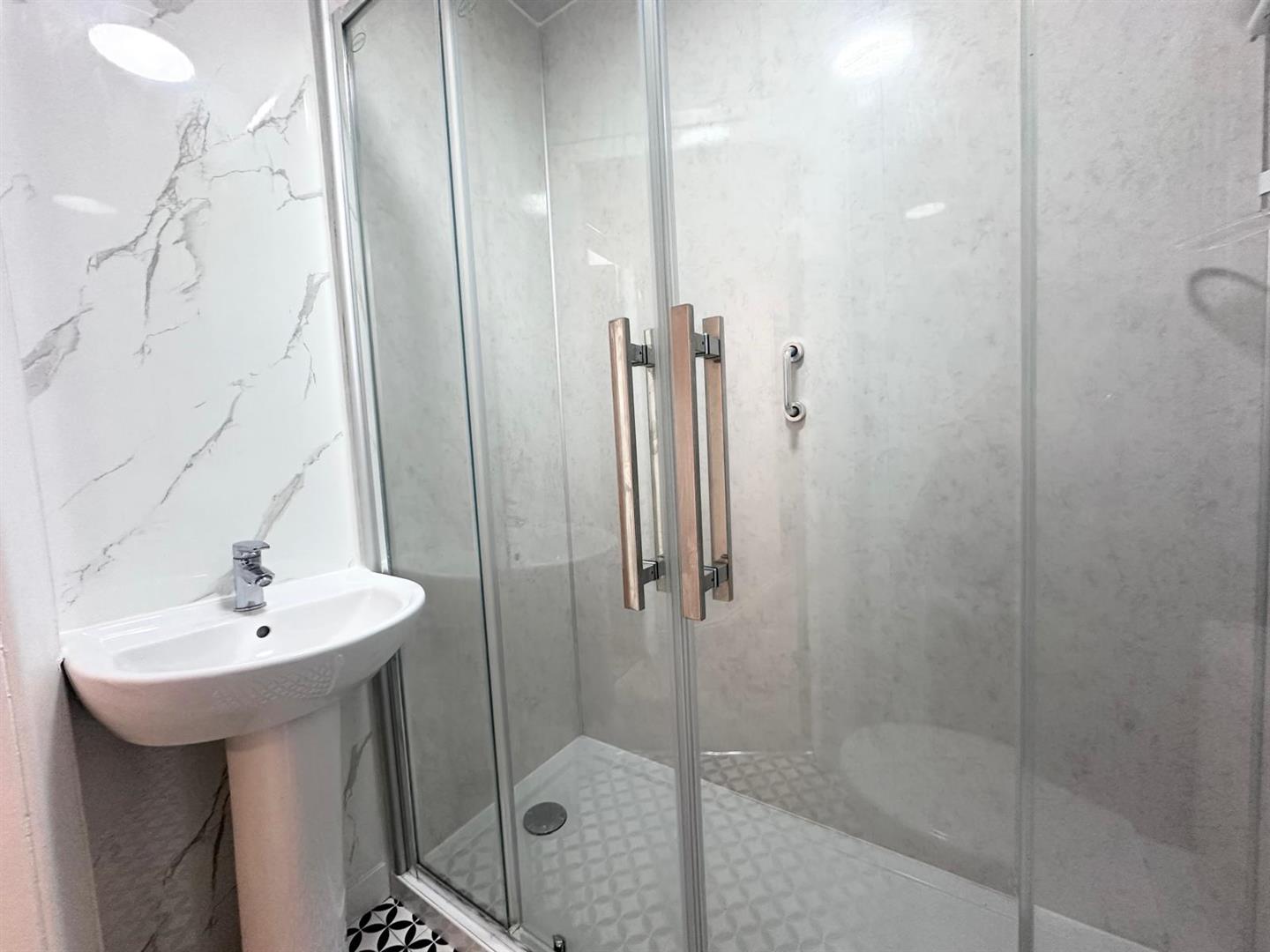 3 bed terraced house for sale in Beatrice Avenue, Burnley  - Property Image 14